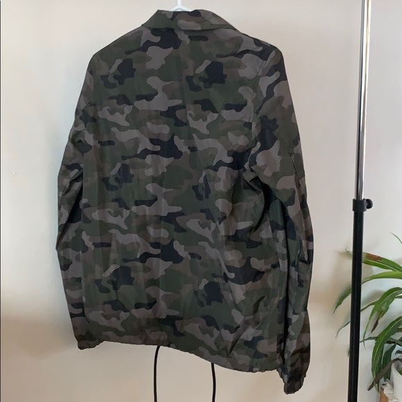 American Eagle camo windbreaker - Picture 4 of 4